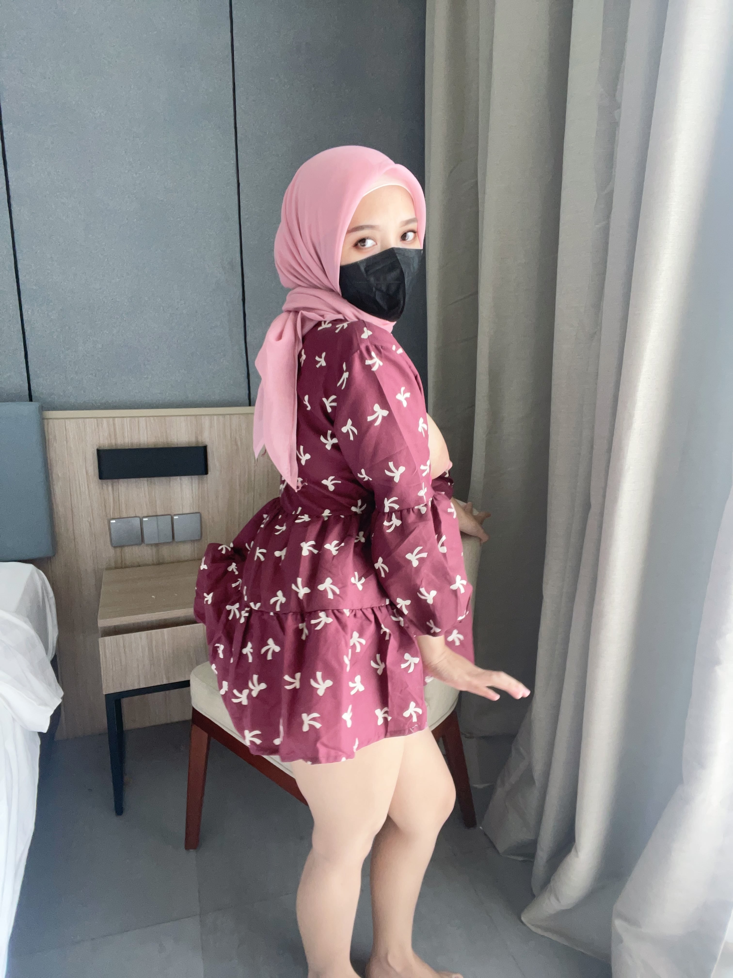 Hijabi Girl Exposed: From Modest to Freaky Muslim Milf