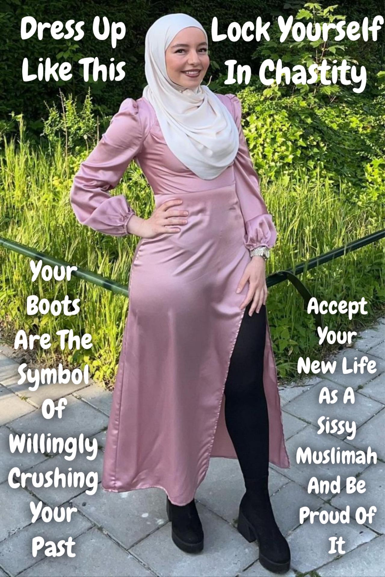 Hoejabi Boudoir MILF Gallery — Confident Curves, MuslimILF Exclusive