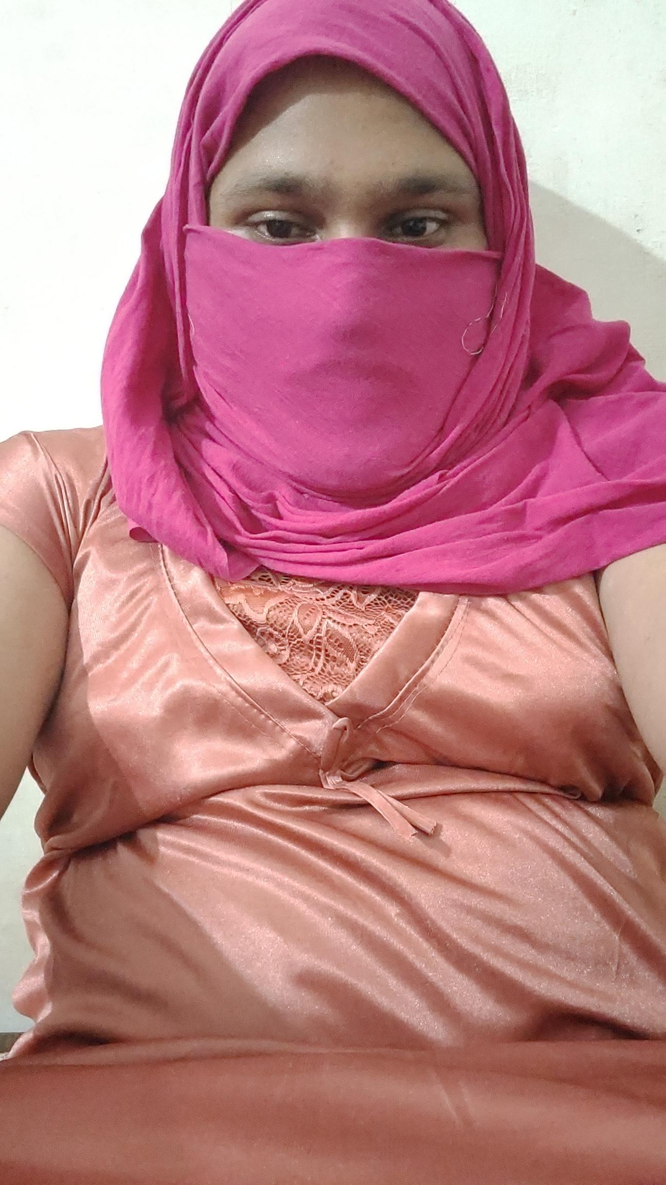 Mature MILF Nap Time Fun — Relaxed Boudoir Gallery