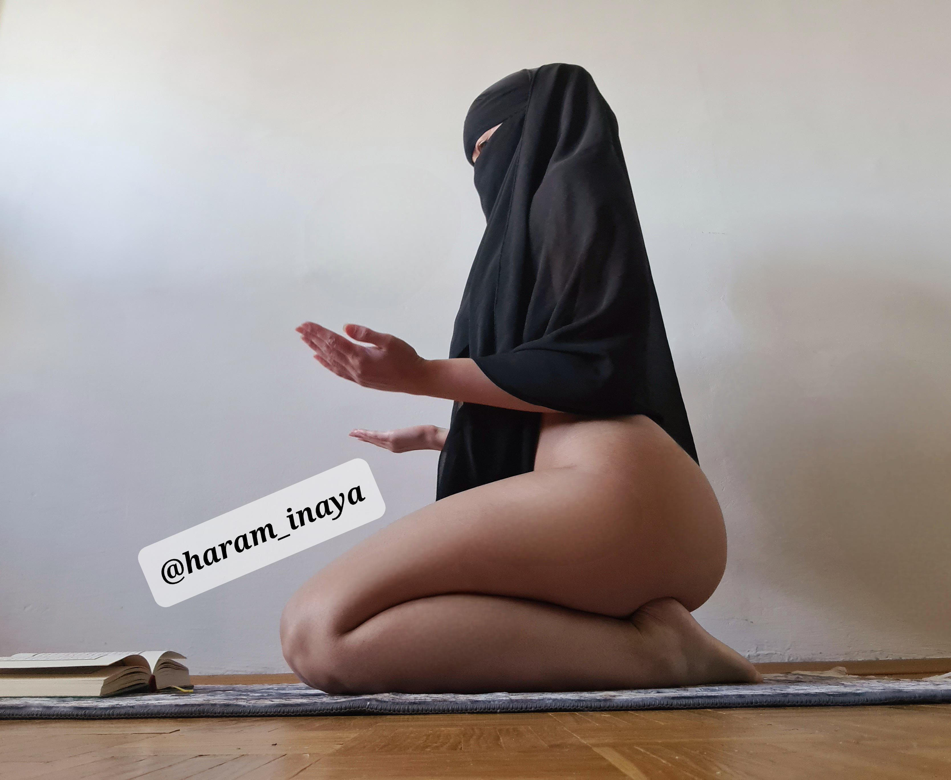 Hijab Mature Women XXX Portraits — MuslimILF Gallery Exclusive