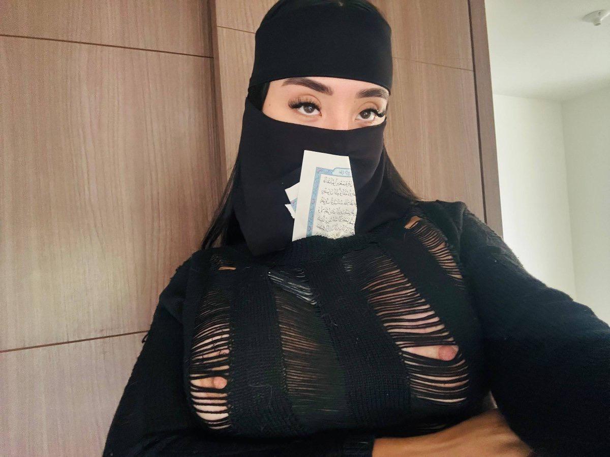 Hoejabi boudoir milf — Hoejabi MILF Radiance — Soft Bedroom Poses on M