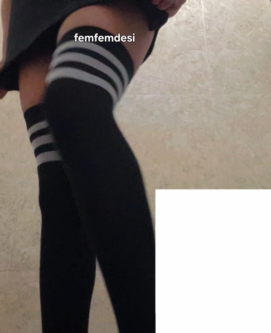 Hoejabi Curves and Sultry Poses — MuslimILF Gallery