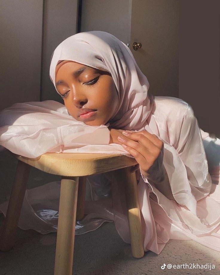 HijabiXXX Boudoir Tease by PersianLuvve — MuslimILF Gallery