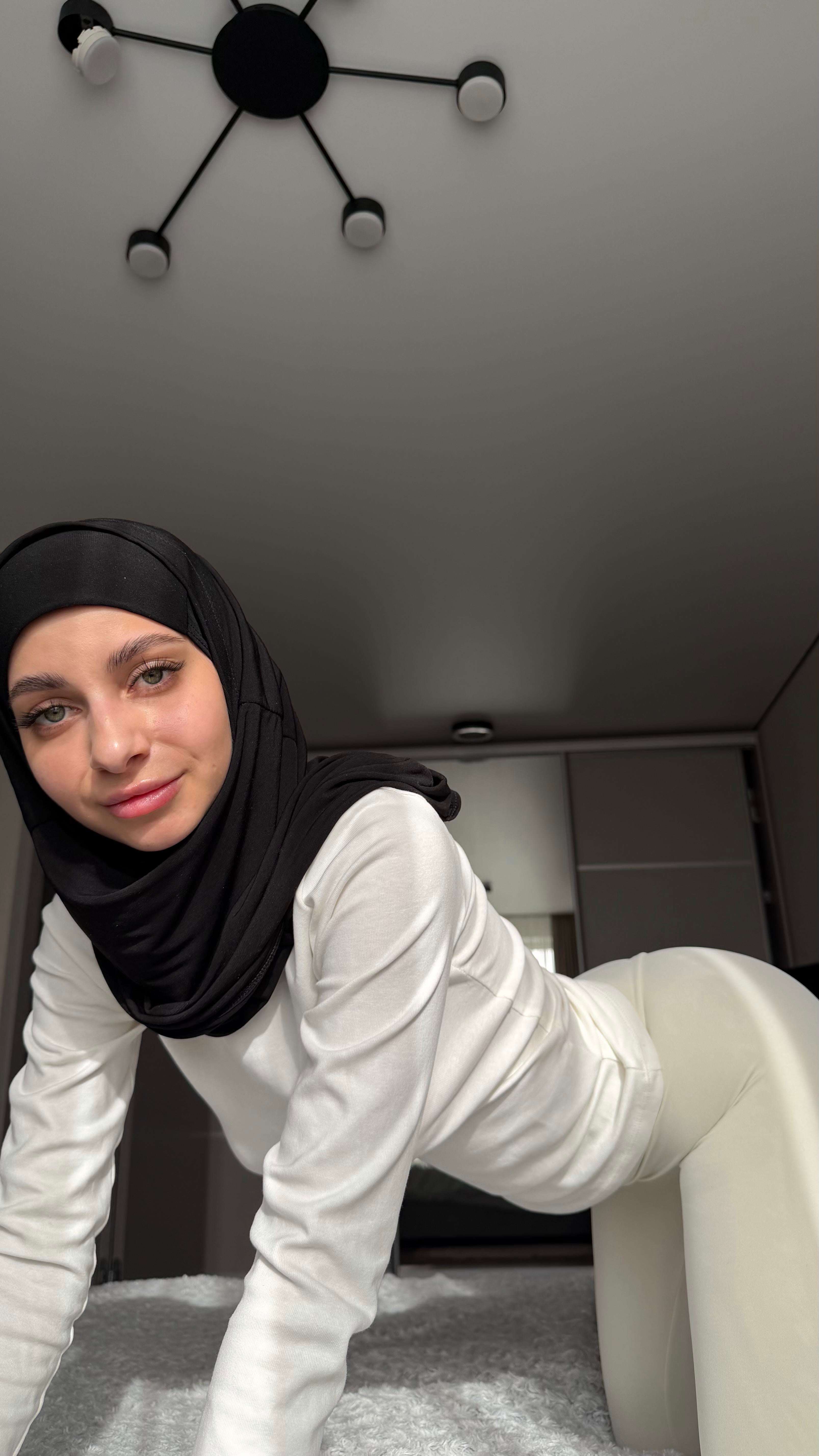 HijabiXXX Boudoir Tease: Wet Lips, Smouldering Eyes — MuslimILF