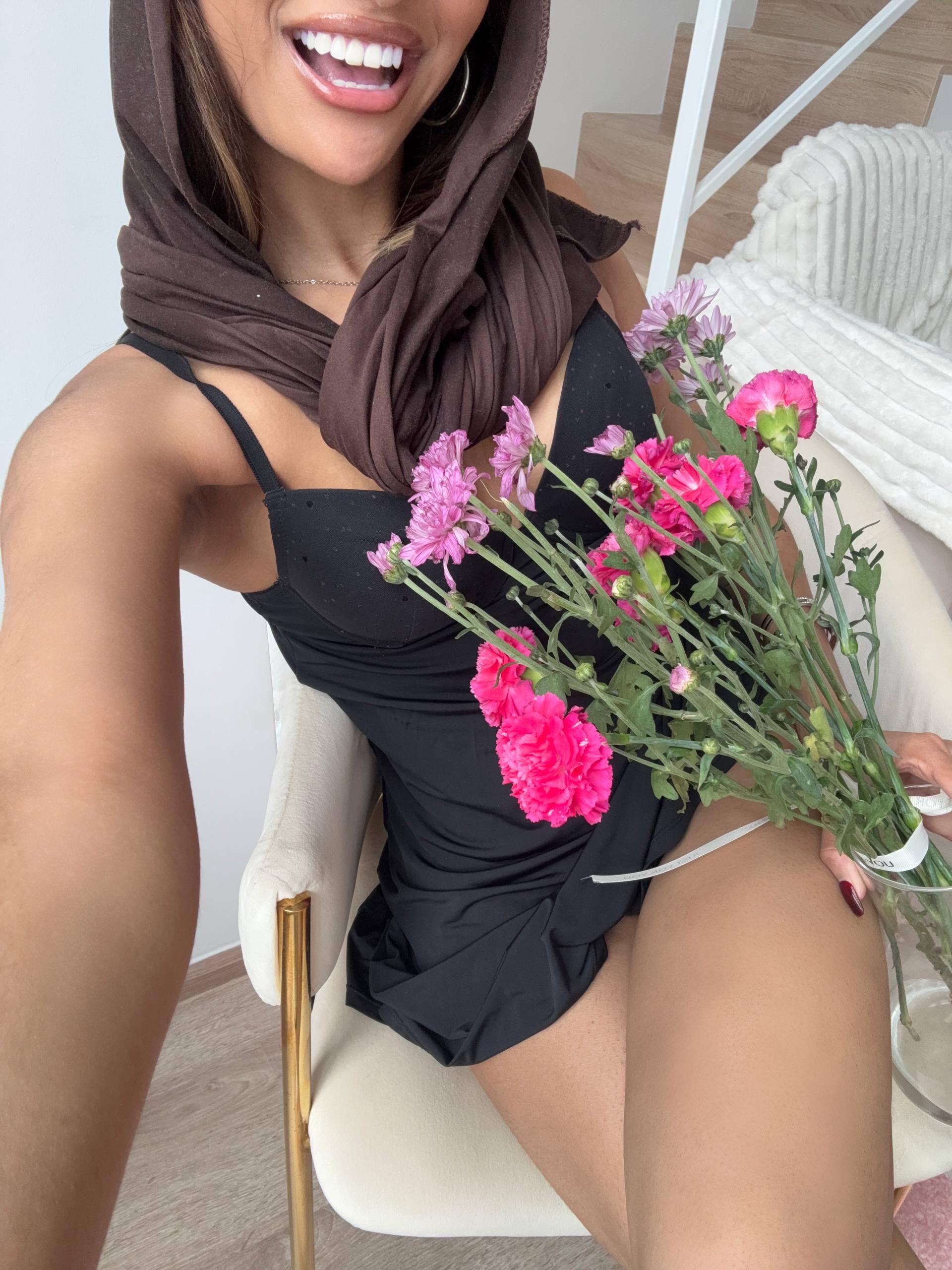 Hijabi MILF Wants to Know If You’d Pound Her Hard