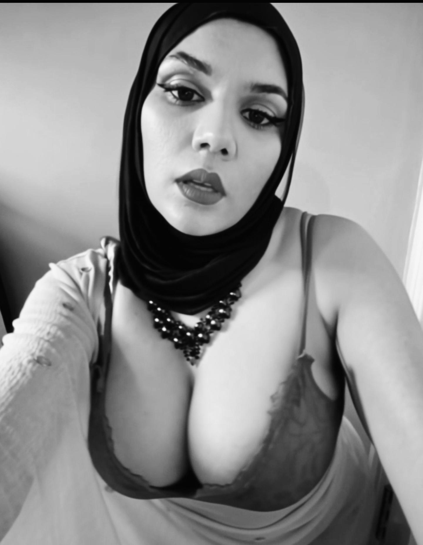 Good Morning Hijabi Mature Amateur Tease Clip