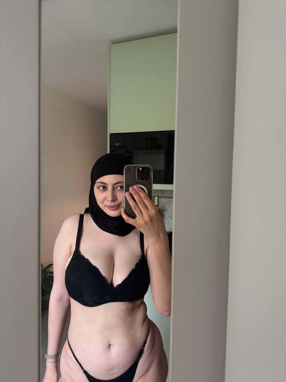 Hijabi MILF begs you to fuck her while the hijab stays on