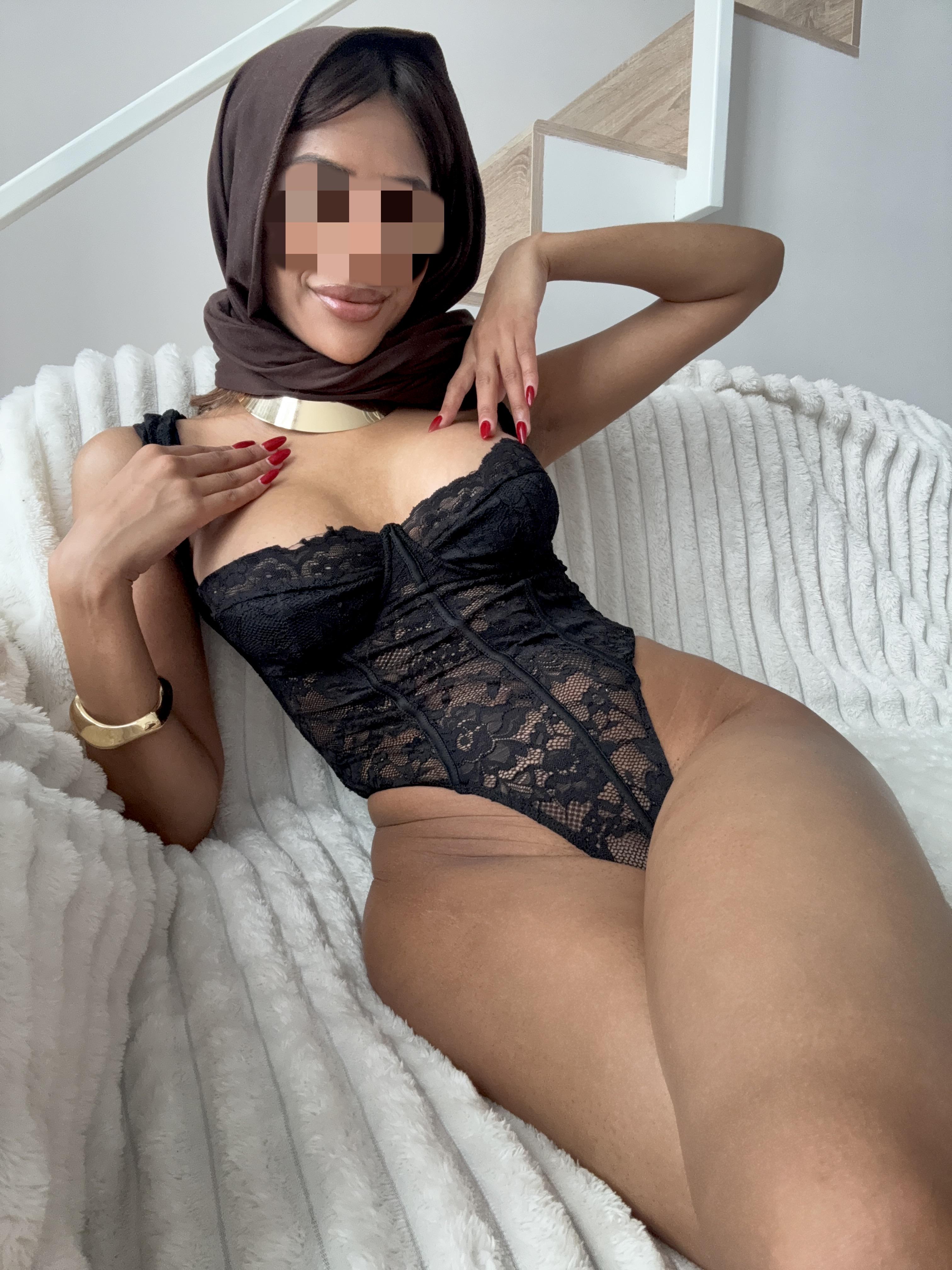 Mature Arab MILF strips hijab after class for a naughty solo tease