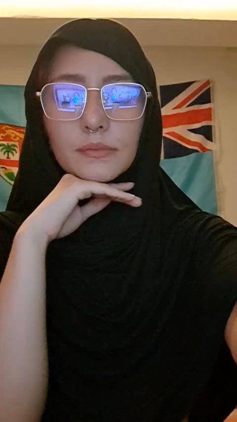 Mature Hijabi MILF Gives Long Slow Arab POV Blowjob