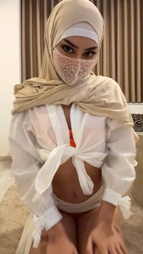 Hijabi MILF Teases Slowly in Bedroom While You Try to Resist