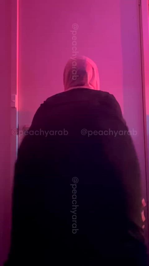 Hijabi Wife Teasing You With Her Curvy Body in Amateur Clip