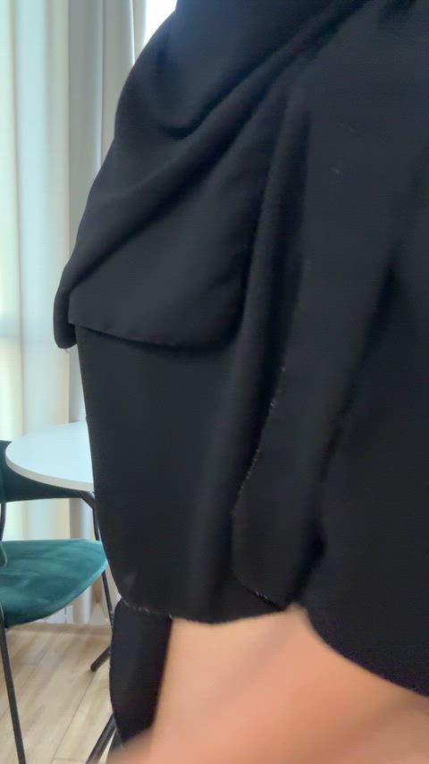 Muslim MILF with Big Ass Teases in Hijab for Desi Mature Porn Fans