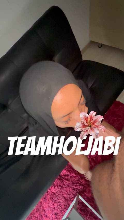 Arab Aunty in Salwar Shows Off Big Ass in POV