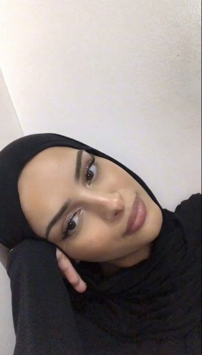 Sexy Hijab Tease: A Sultry Treat for Hijabi Lovers