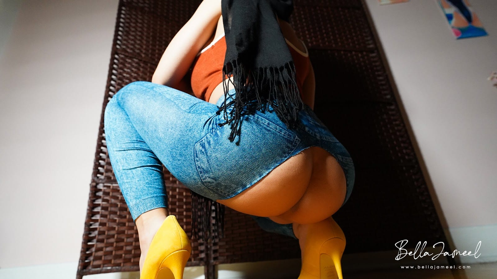 Hijabi Bella’s Forbidden Desire: A Veiled Vixen’s Wet Dream ?