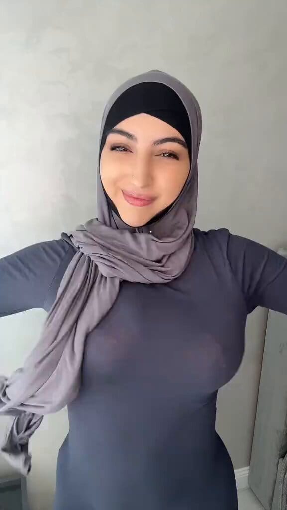 Hijabi Lovers – Sultry Hijab Tease