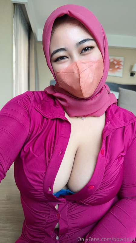 Muslim Milf Hijabi Leaks – bbwdalia’s Bedroom Desire ?