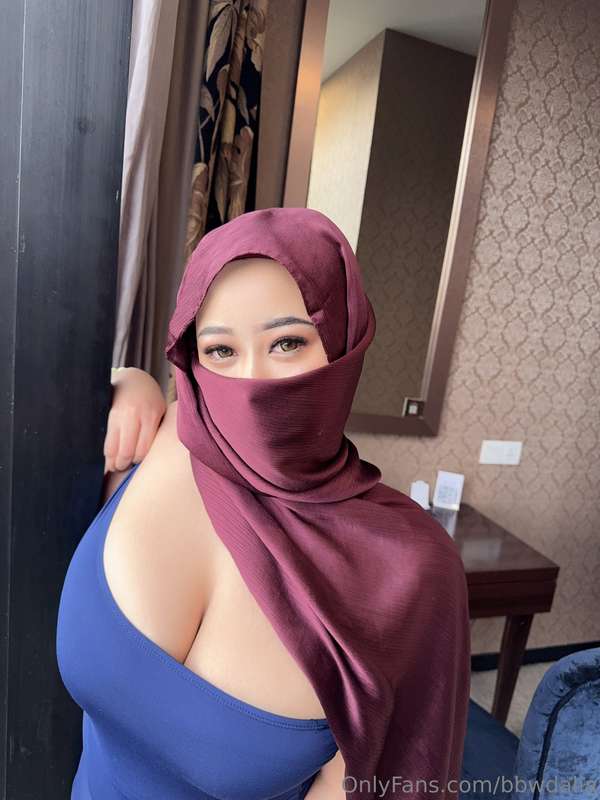 Muslim Milf Hijabi Leak – OnlyFans Hotness