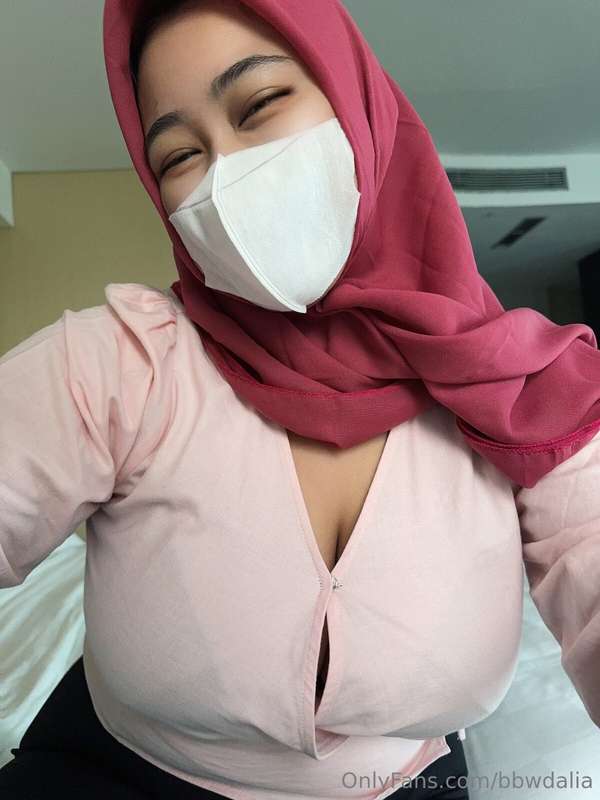 Muslim Milf Hijabi Leaks – bbwdalia Reveals Her Desires