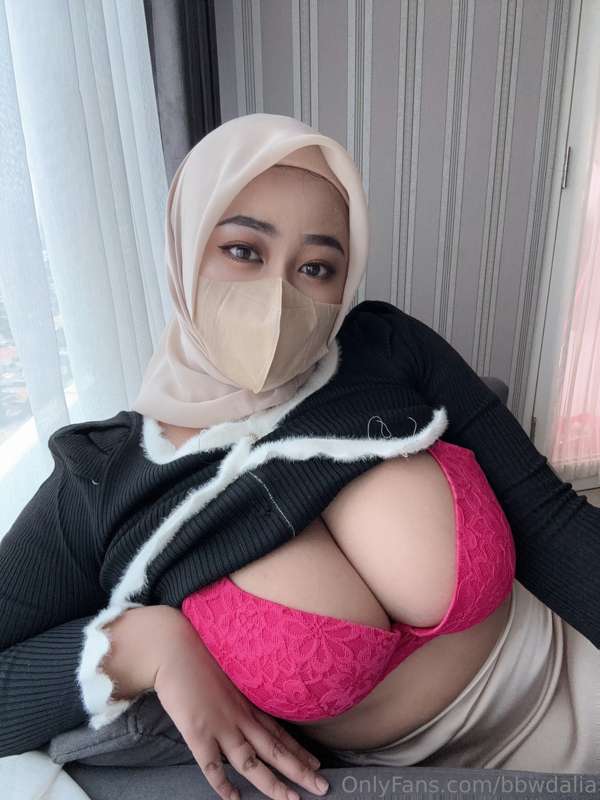 Muslim Milf Hijabi Leaks – Arab OnlyFans HD