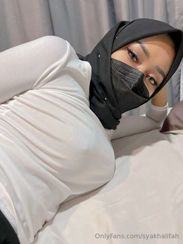Muslim Milf Hijabi Leaks – Syakhalifah’s Forbidden Pleasure