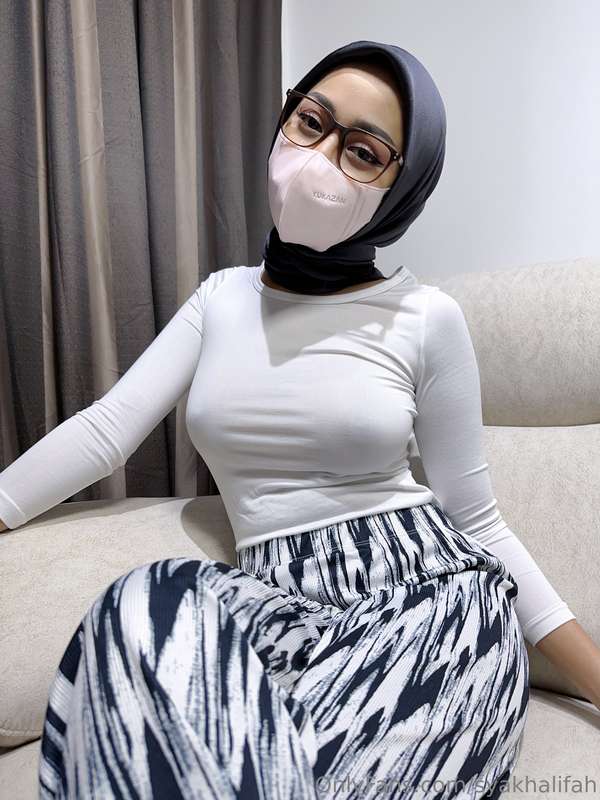 Muslim Milf Hijab Leak – Syakhalifah’s Forbidden Desires