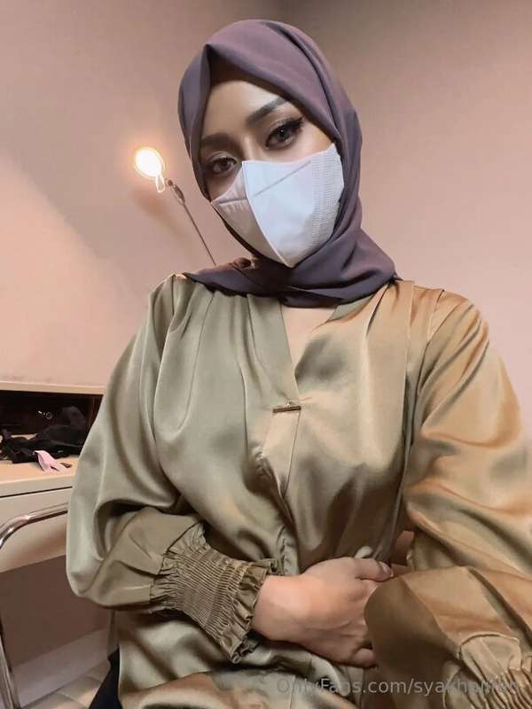 Syakhalifah – Hijabi Leaks & OnlyFans Arabic Content