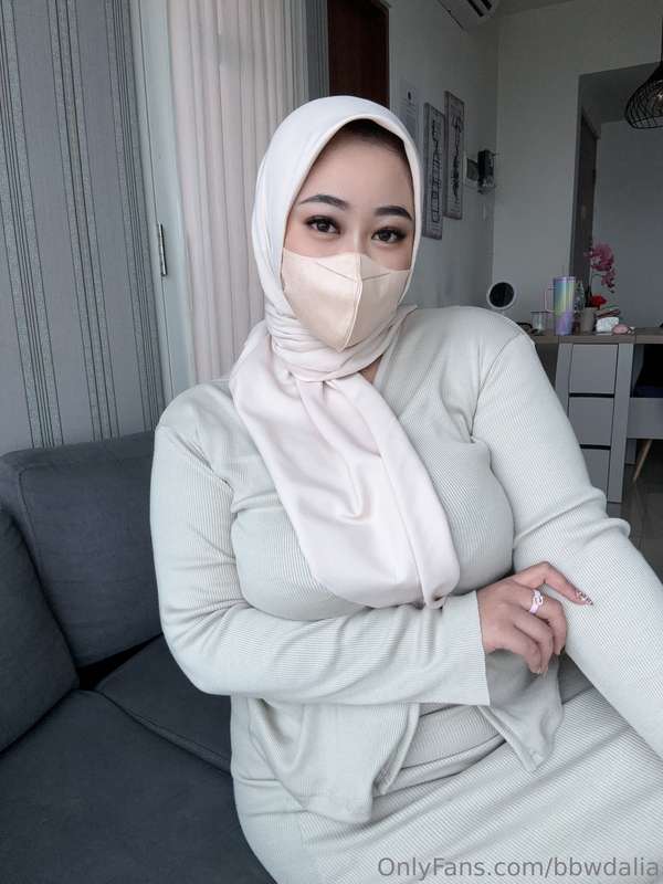 Muslim Milf Hijabi Secrets Unveiled – bbwdalia’s Intimate Desire