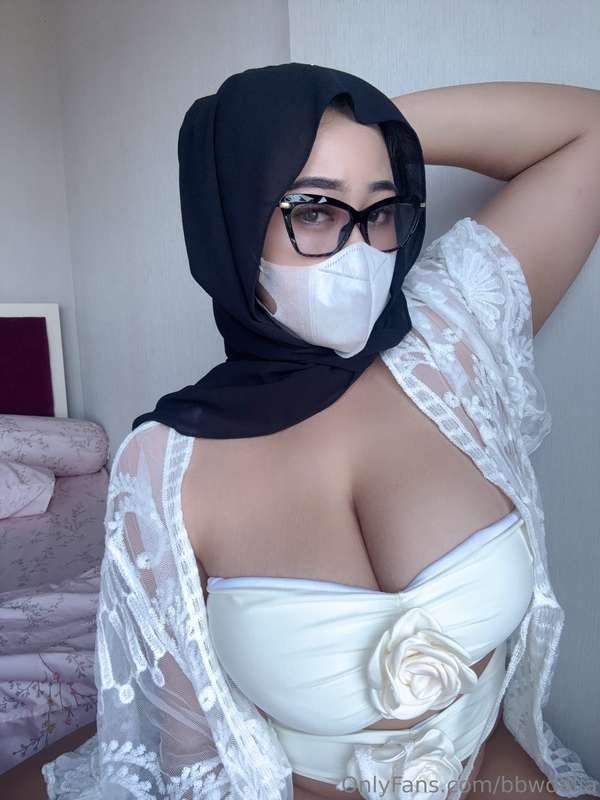 Muslim Milf Hijabi Leaks – bbwdalia’s Desired Bloom