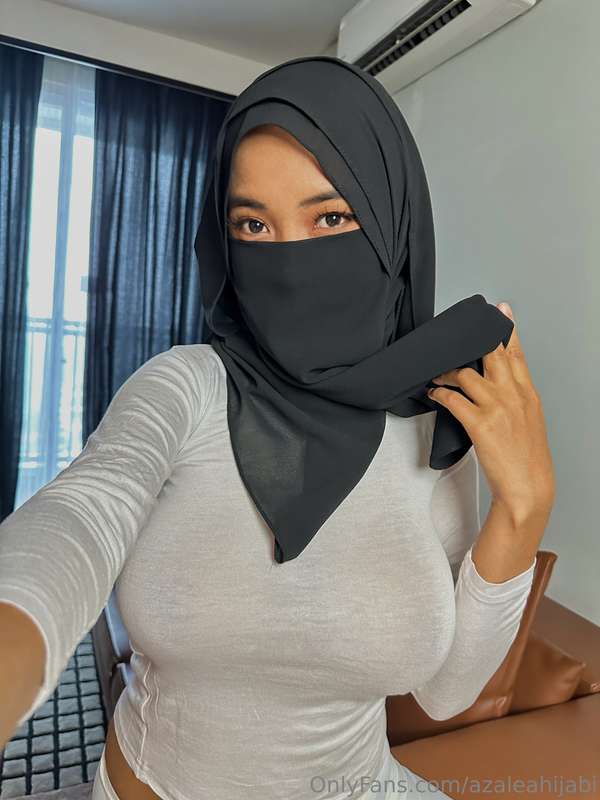 Azaleahijabi – Muslim Hijabi Leak 4K – Bedroom Temptation