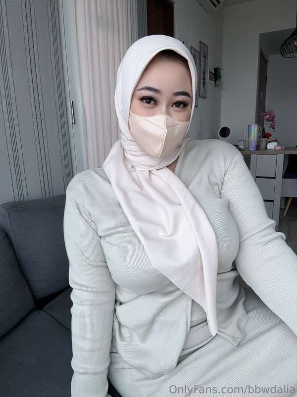 Muslim Milf Hijabi Reveals: Scandalous BBW Leaks