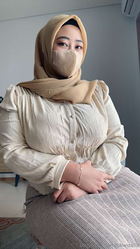 bbwdalia – Stunning Hijabi Leaks & Bedroom Fun ☪️