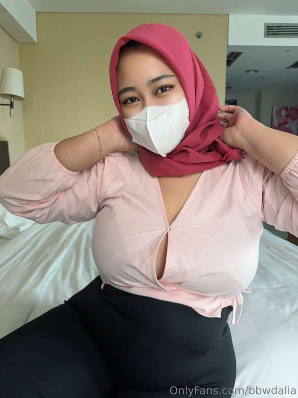 Muslim Milf Hijab Leak: Exclusive BBW Hijabi OnlyFans Content