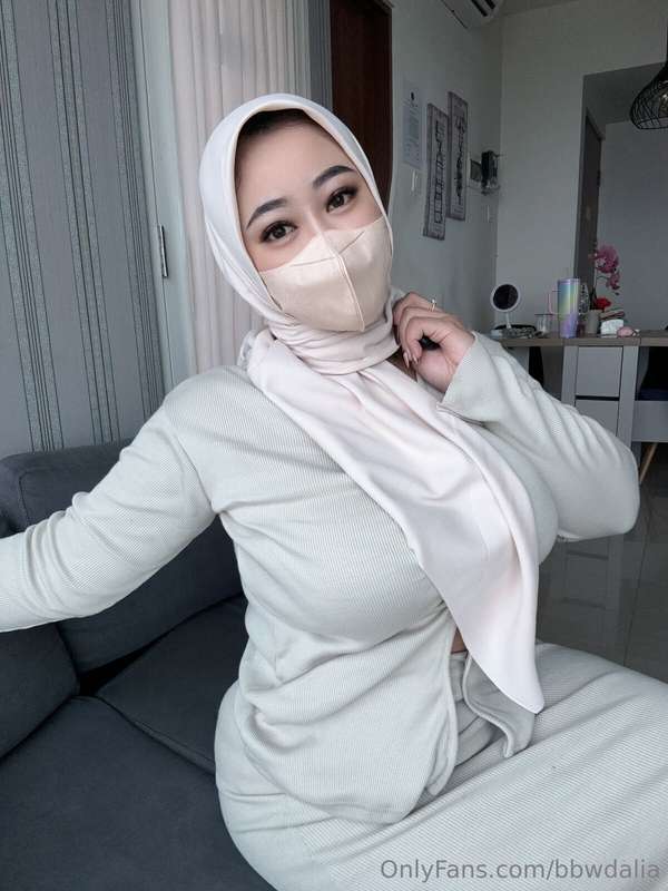 Muslim Milf Hijabi Leaks – bbwdalia – OnlyFans Hot Pics