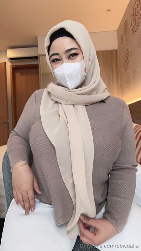 Muslim Milf Hijabi Leaked Video – Desires Unleashed ?