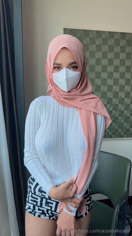 Muslim Milf Hijabi Leaks: OnlyFans Hot Pics by Azaleahijabi