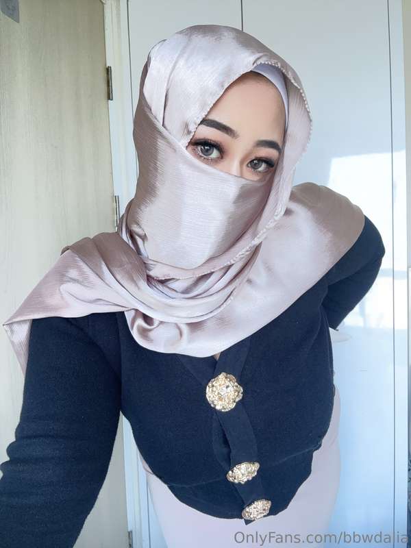 Muslim Milf Hijabi Leaks – bbwdalia Reveals Her Desires ?