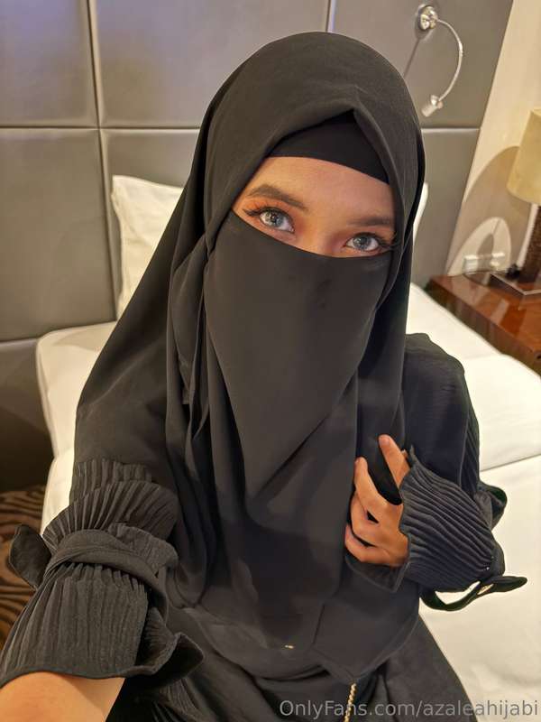 Azaleahijabi’s Forbidden Pleasure | Muslim Milf Hijabi Leak