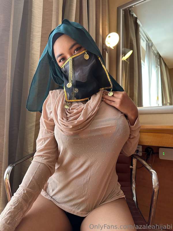 Azaleahijabi – Muslim Hijabi Leaks & Bedroom Fantasies ?