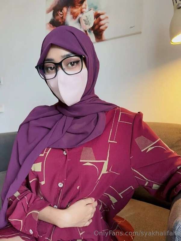 Syakhalifah: Stunning Hijabi Leaks – Muslim OnlyFans Content