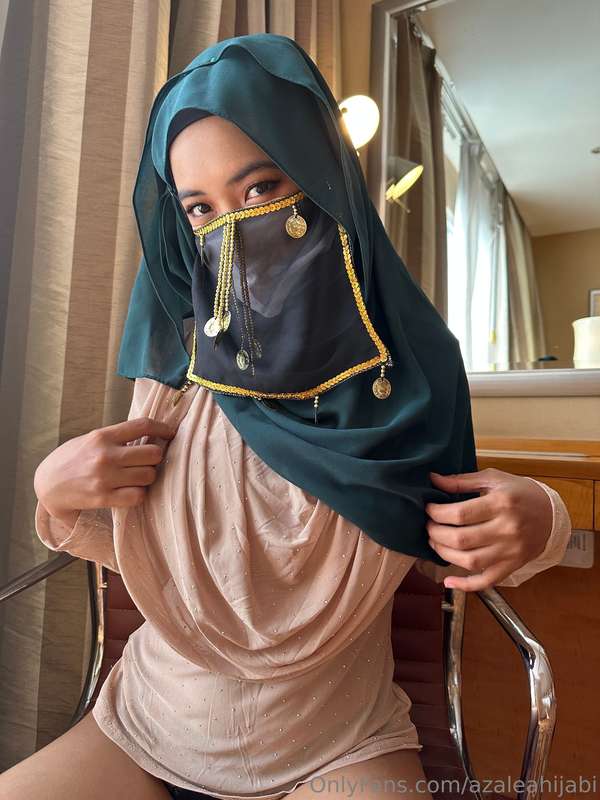 Azaleahijabi – Muslim Hijabi Leaks & OnlyFans Content ?