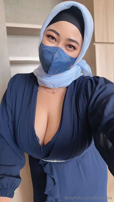Muslim Milf bbwdalia Unveils Sensual Hijabi Secrets