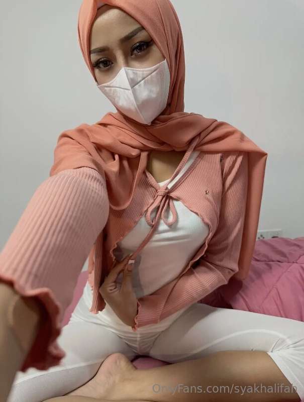 Muslim Milf Hijab Leak – Syakhalifah’s Temptation ?
