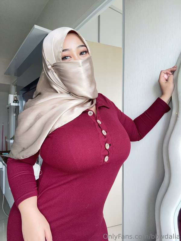 bbwdalia: Muslim Hijabi Leak – Intimate Moments Revealed ?