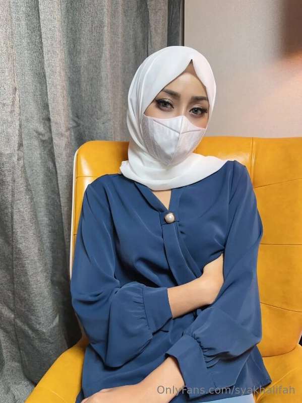 Syakhalifah: Hijabi Leak – 9-5 Gone, OnlyFans Pleasure!
