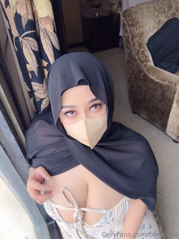 Muslim Milf Hijabi Leaks – bbwdalia Wants You to Bounce