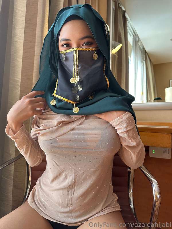 Azaleahijabi – Muslim Milf Leaks: Hijabi Temptation ?