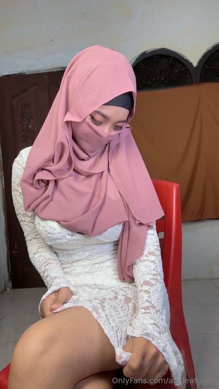 Azaleahijabi: Muslim Hijabi Outfit Ideas – Wants Your Help!