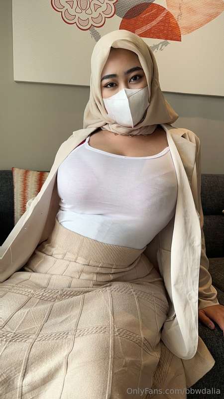 Muslim Milf Hijabi Leaks – OnlyFans Exclusive