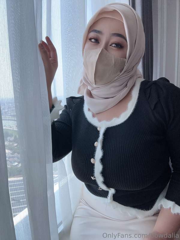 Muslim Milf Hijabi Leaks: bbwdalia – Caught in the Act ?